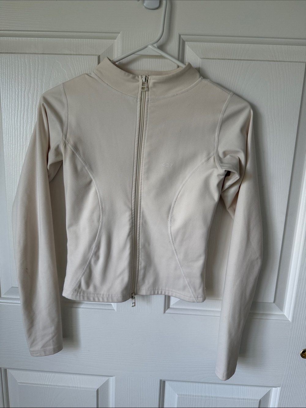 437 Women's Cream Full-Zip Jacket - Lightweight Performance Layer